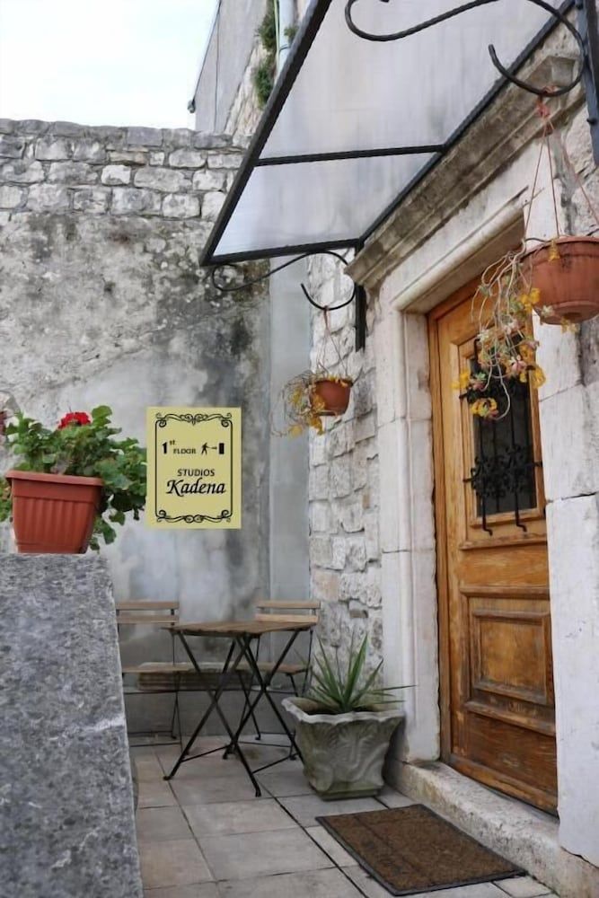 Studios Kadena