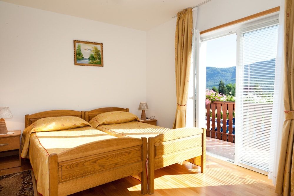 Pension Perisic Double Room, Balcony
