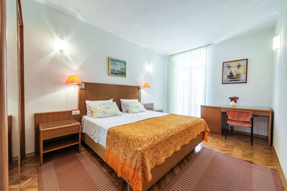 Apartment, 2 Bedrooms, Smoking, Terrace