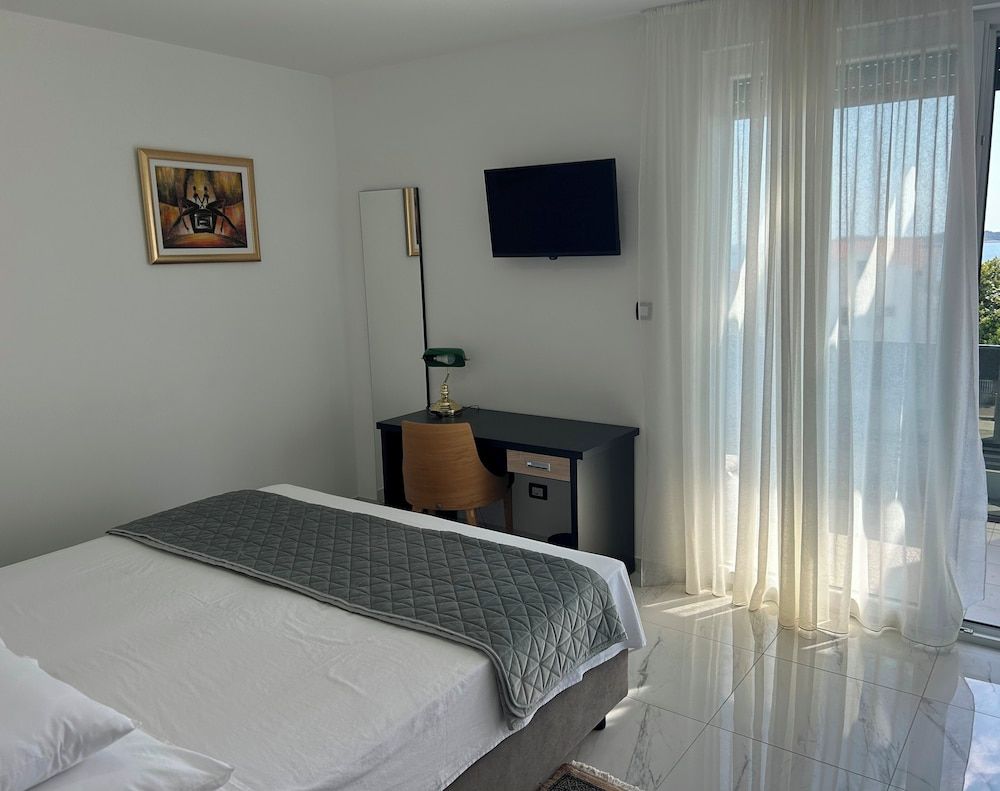 Deluxe Double Room, Partial Sea View, Balcony
