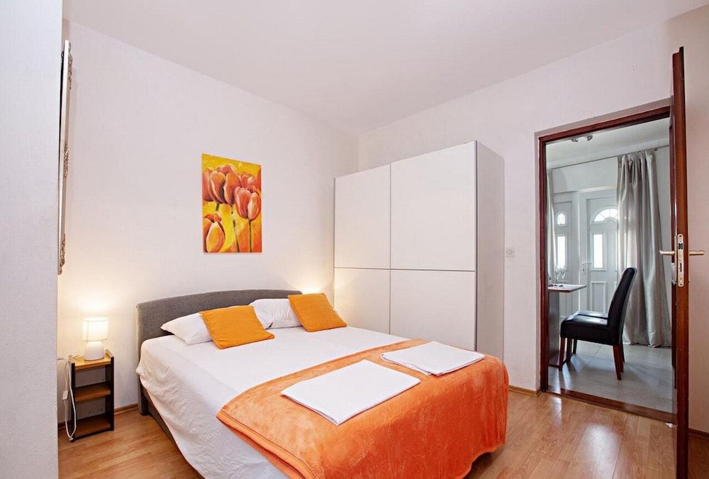 Apartment (One Bedroom Apartment with Terrace)