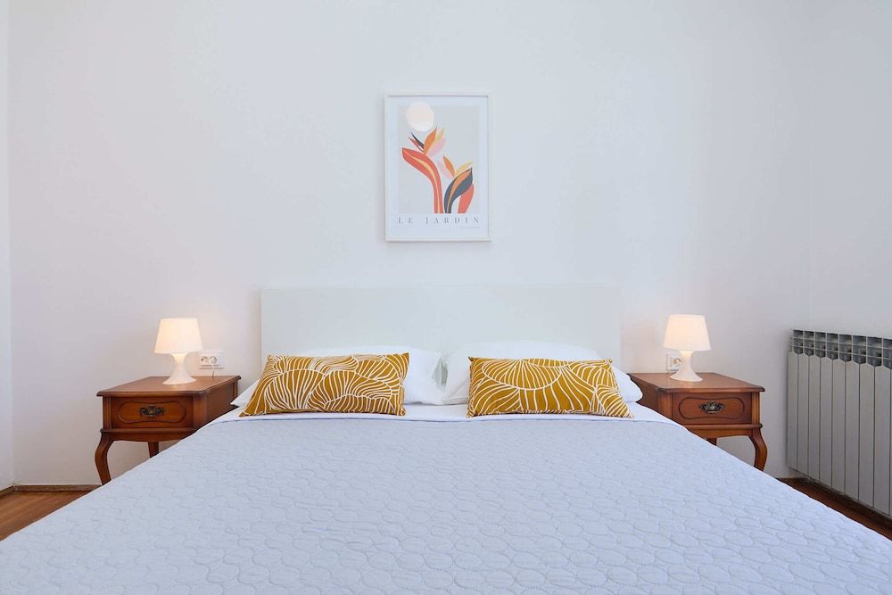 Apartment (3 Bedrooms)