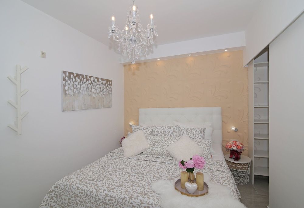 Apartment (One Bedroom Apartment with Swimming P)
