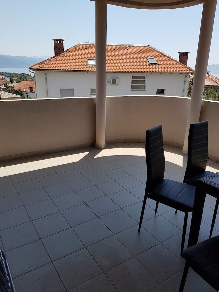 Apartment (One Bedroom Apartment with Balcony)