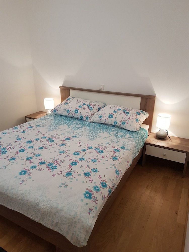 Apartment (One Bedroom Apartment with Balcony)