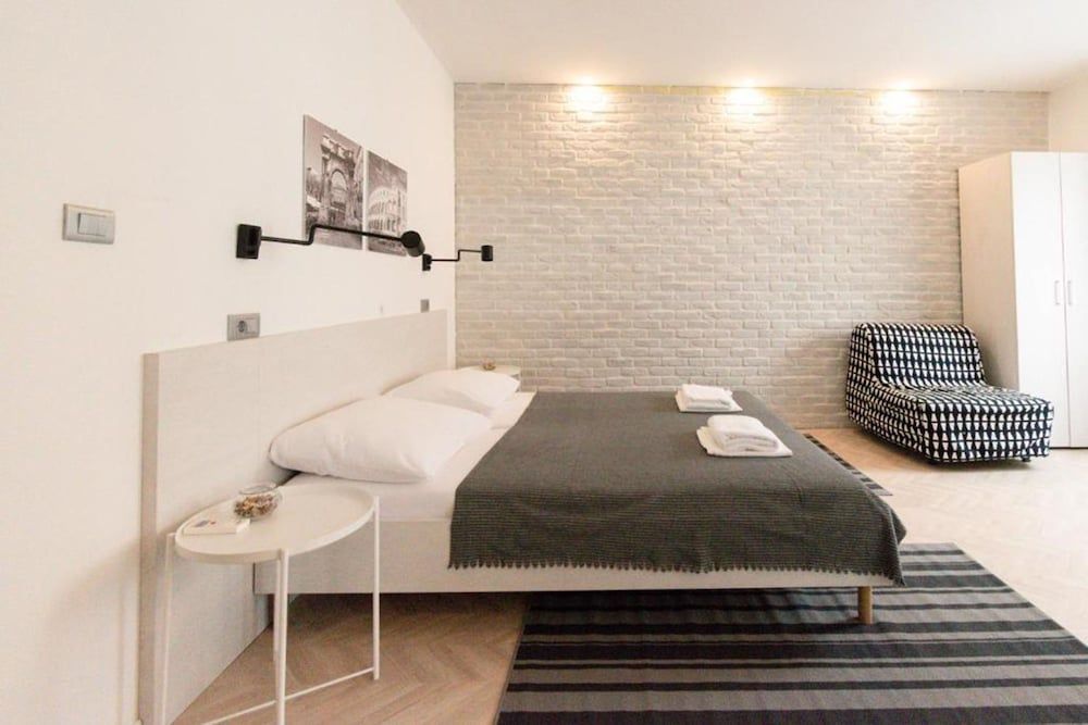 OLD TOWN PULA STUDIO APARTMENTS
