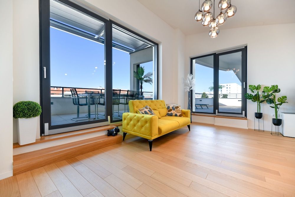 Berin Deluxe Penthouse with jacuzzi