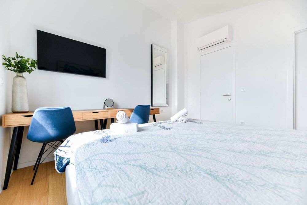 Berin Deluxe Penthouse with jacuzzi Deluxe Apartment 5