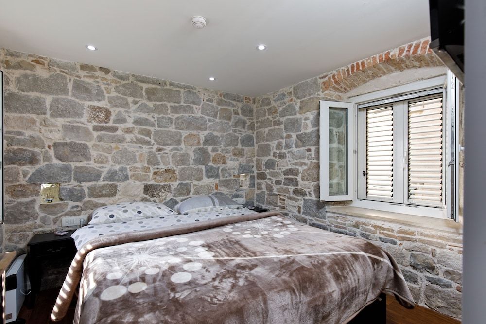 Luxury Authentic Studio Split Old-Town Deluxe Double Room 3