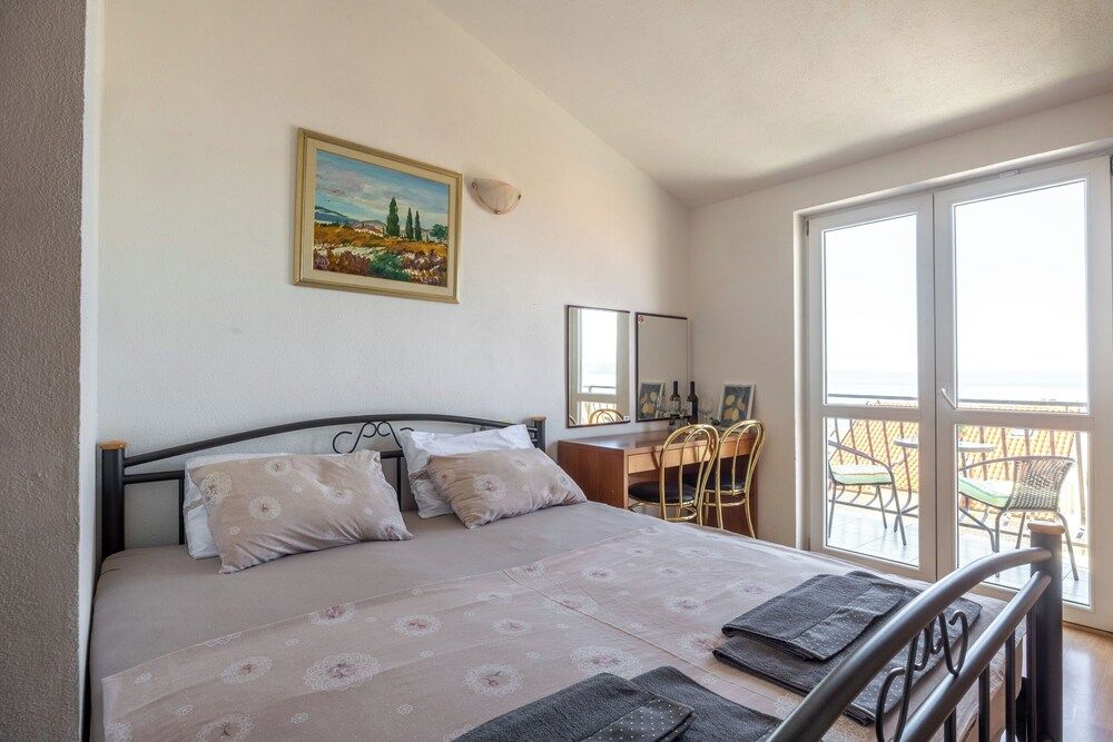 Apartment (A4)