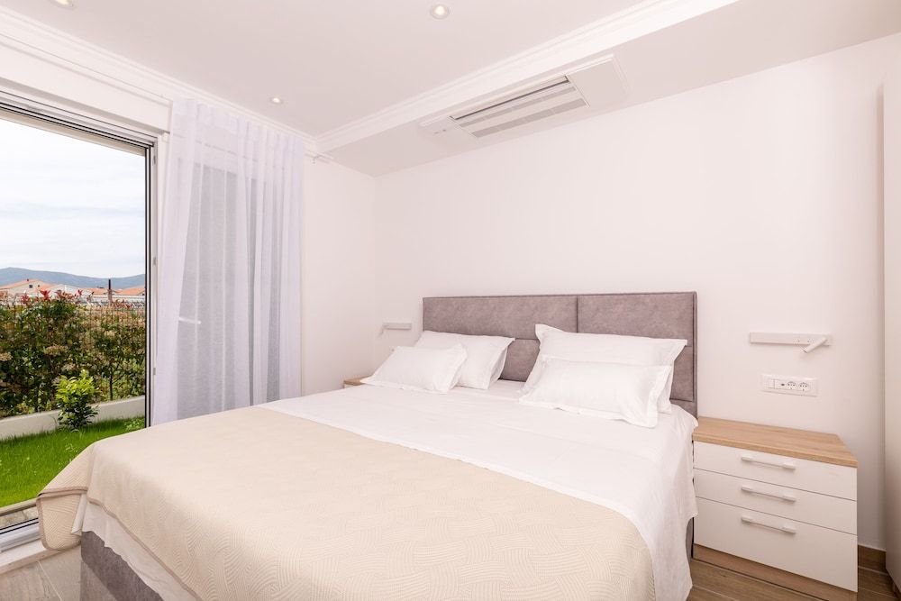Family House, 5 Bedrooms, Sea View