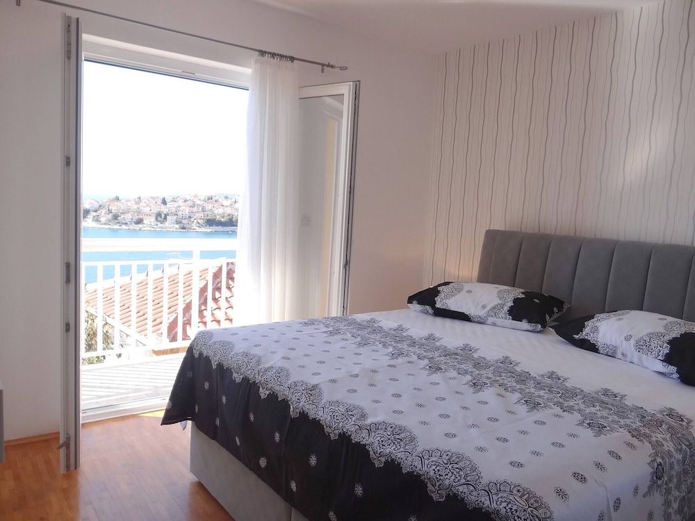 Apartment, 2 Bedrooms, Smoking, Balcony