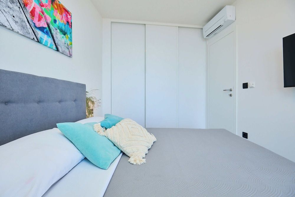 Apartment (2 Bedrooms)