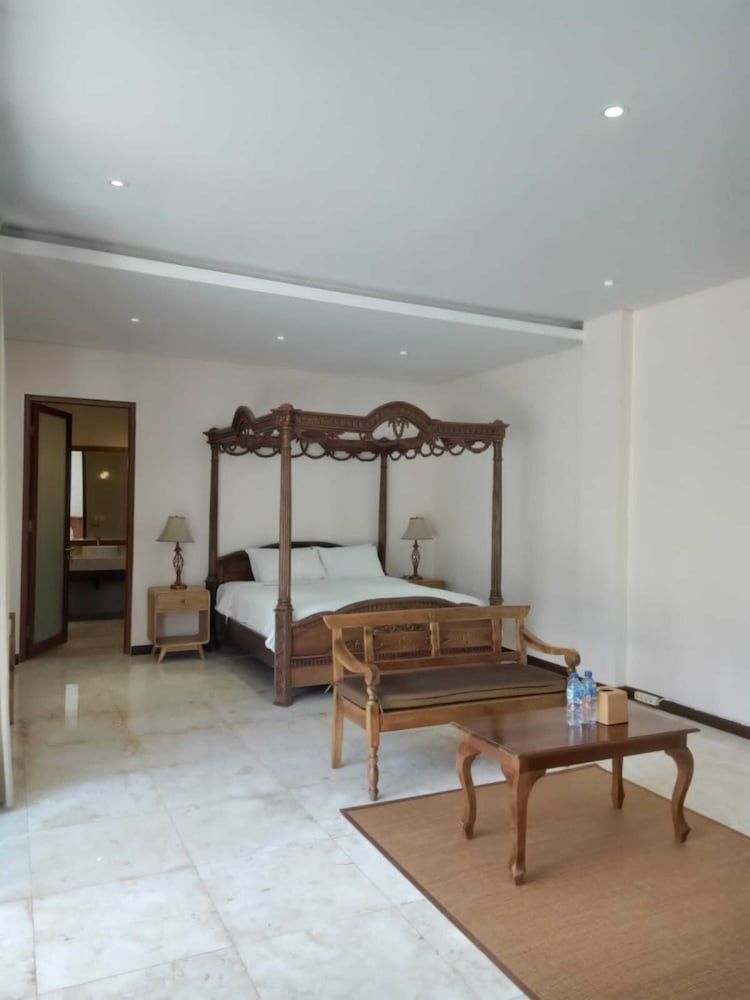 Suite Room Pool View