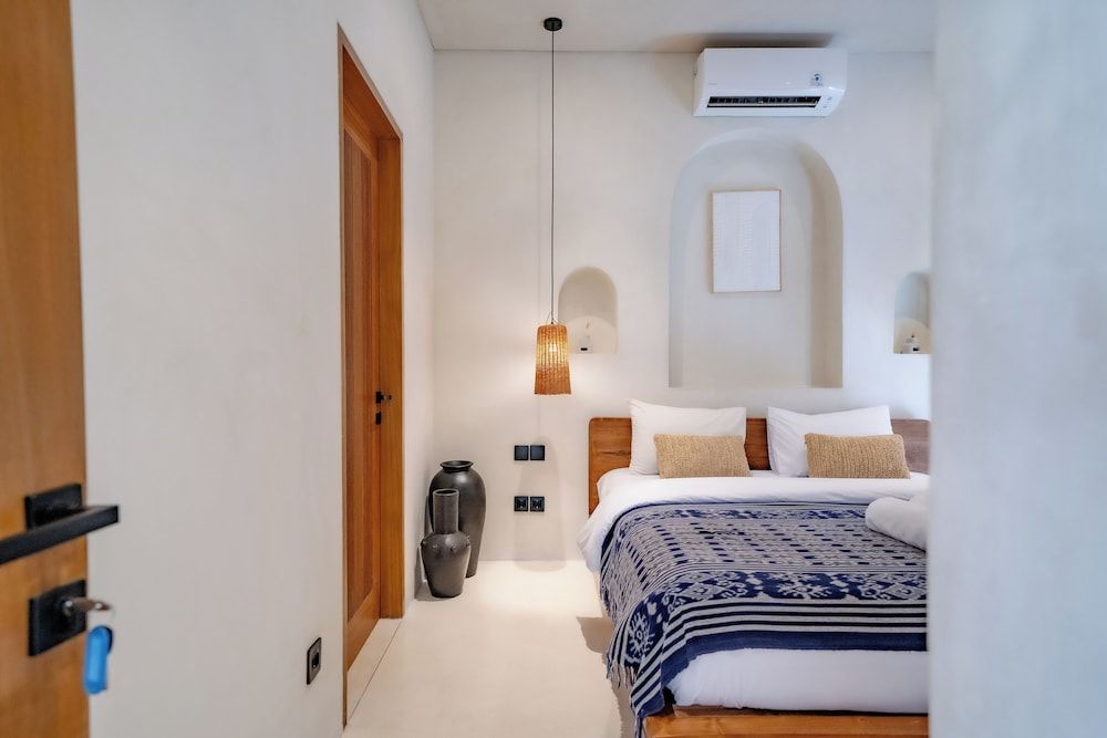 Villa Rosado Canggu Villa, 2 Bedrooms, Pool View 3