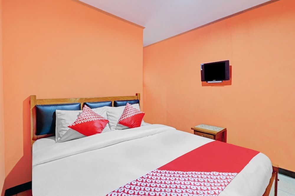 OYO 90454 Adinda Homestay Cibodas Lembang Deluxe Double Room 4