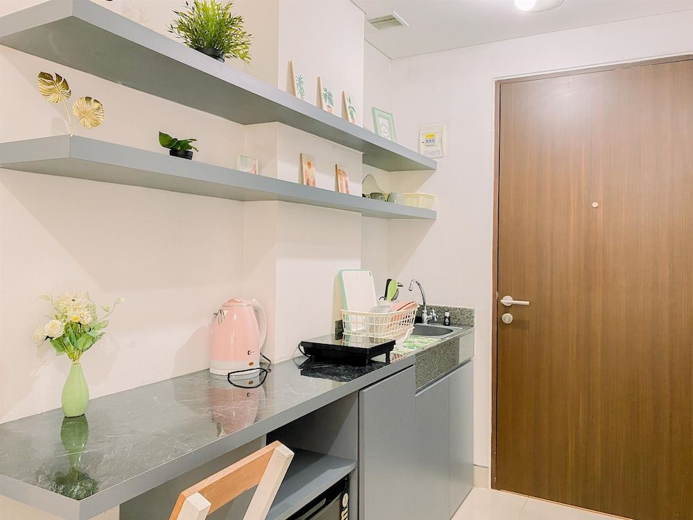 Relaxing Studio At Transpark Cibubur Apartment