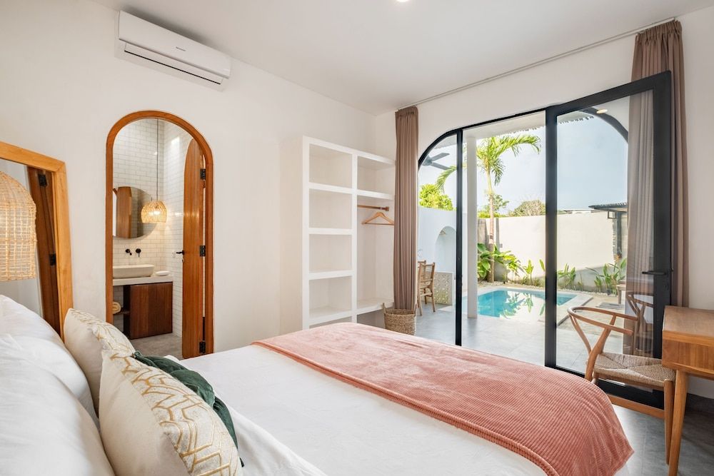 Junior Villa, Patio, Pool View