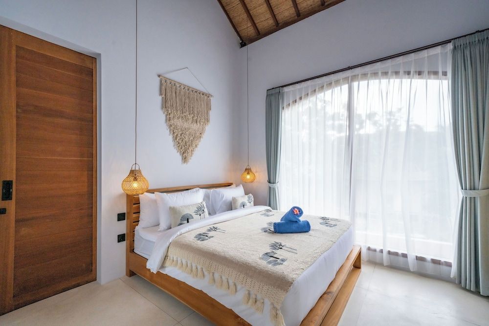 Deluxe Villa, Patio, Pool View