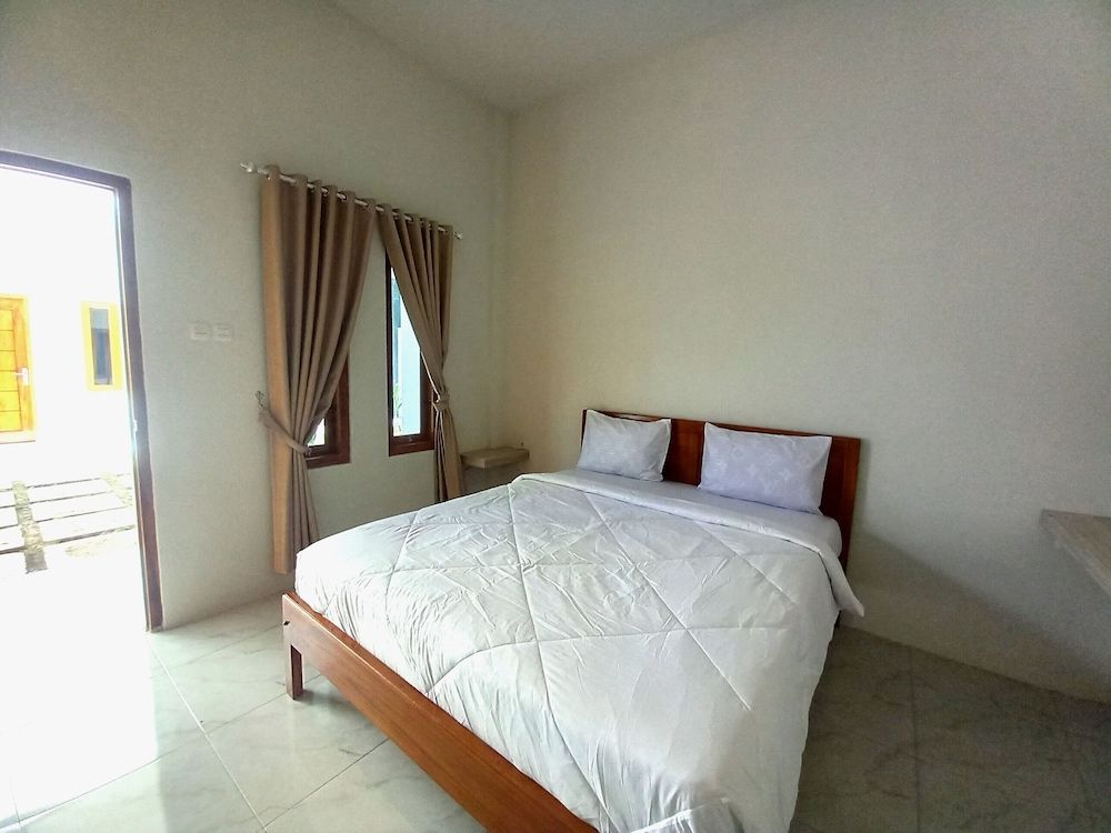 Savira Serenity Hotel Deluxe Double Room, Balcony, Garden View 4