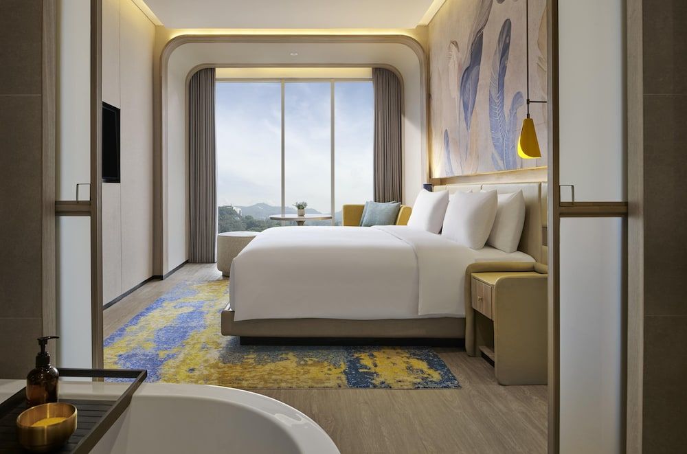 Deluxe Suite, 1 Bedroom, City View