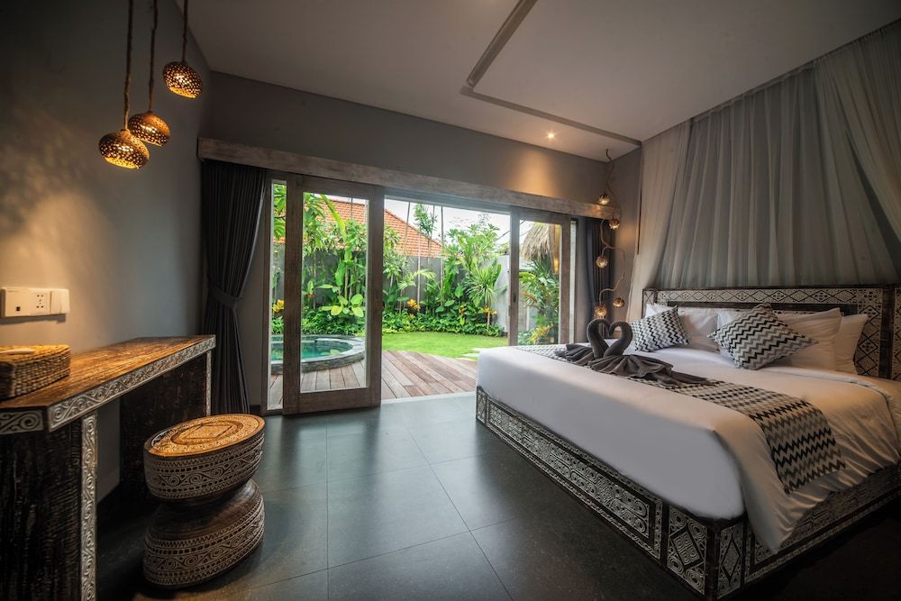 Luxury Villa, Garden View