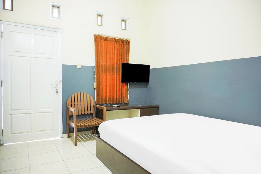 Hotel O Pekalongan Near Pasar Batik Setono Formerly Hotel Puspa Indah Standard Double Room