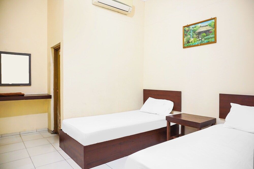 Hotel O Pekalongan Near Pasar Batik Setono Formerly Hotel Puspa Indah Deluxe Twin Room 2