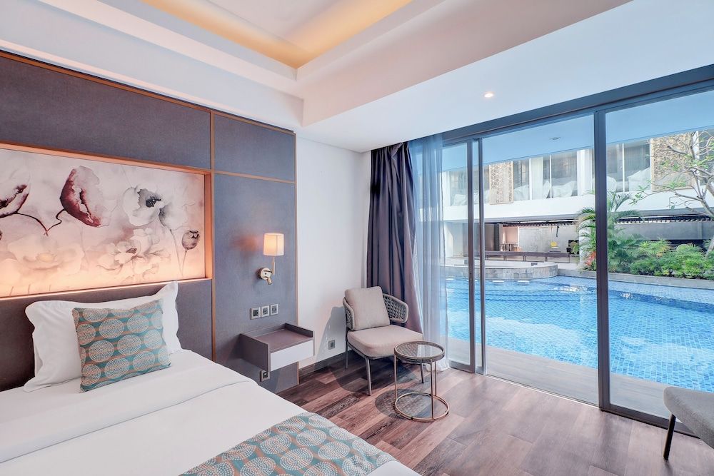 Standard Suite, 2 Twin Beds, Pool Access