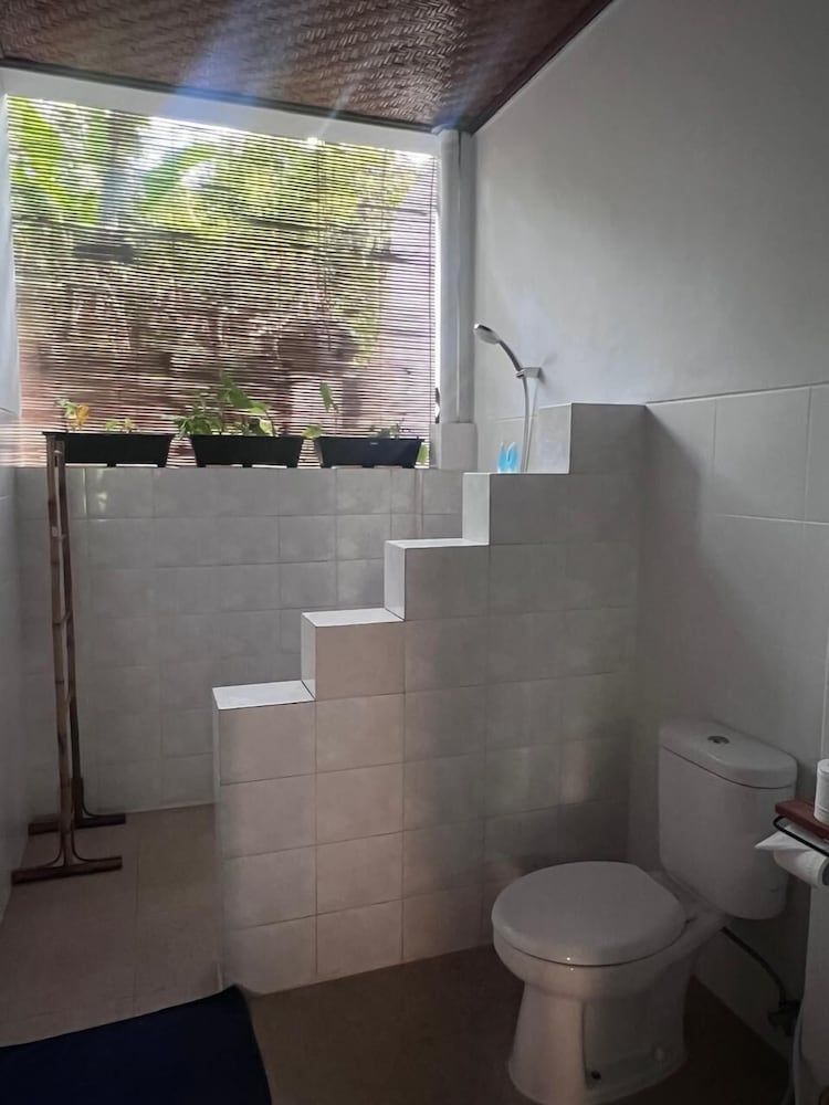 Uns Hotel - Bali Double Room, Pool View 7