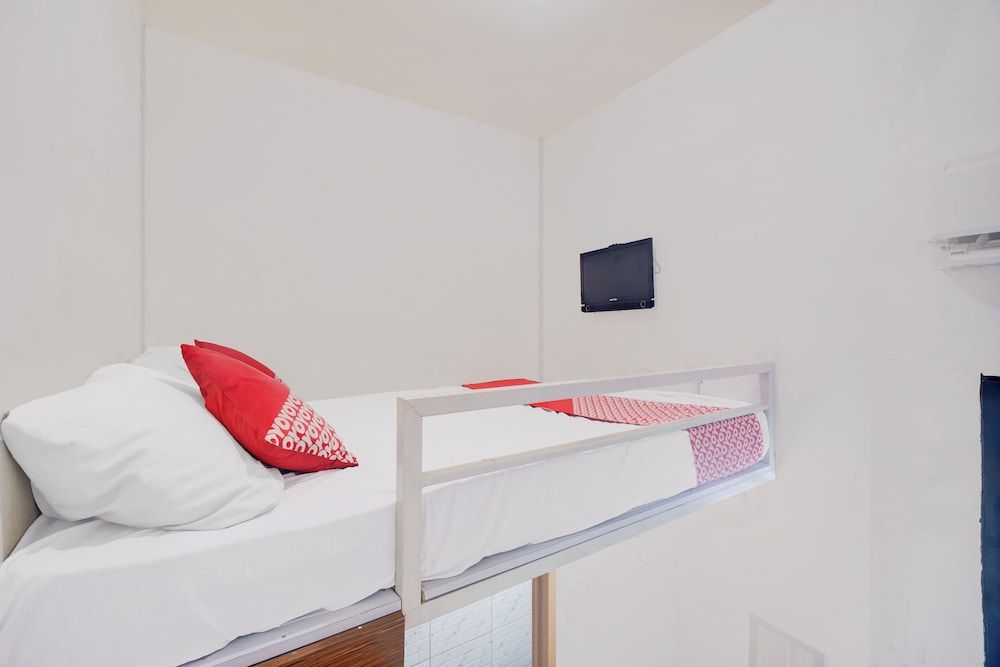 Hotel O Helloroom Bangka Standard Double Room 6