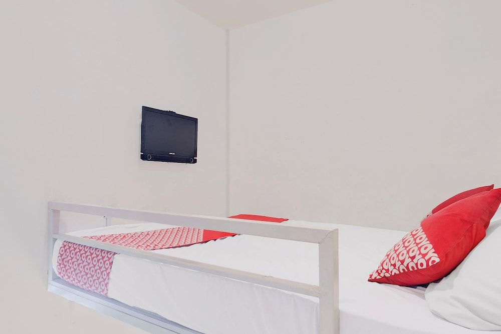 Hotel O Helloroom Bangka Standard Double Room 2