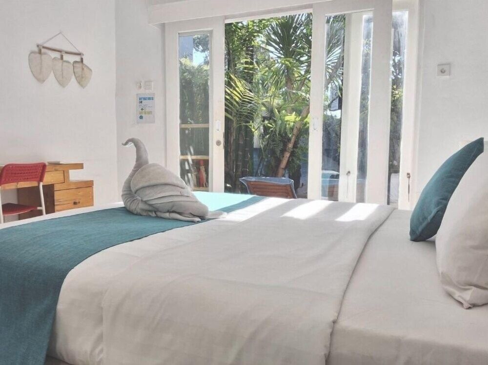 Economy Room, Garden View