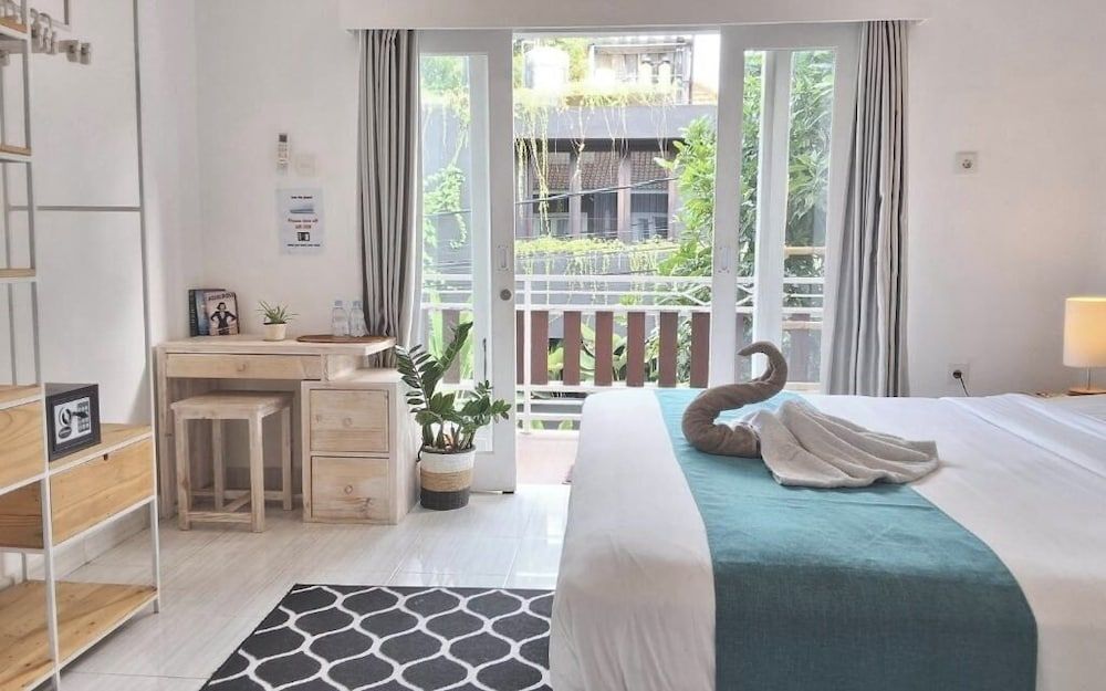 Economy Room, Garden View