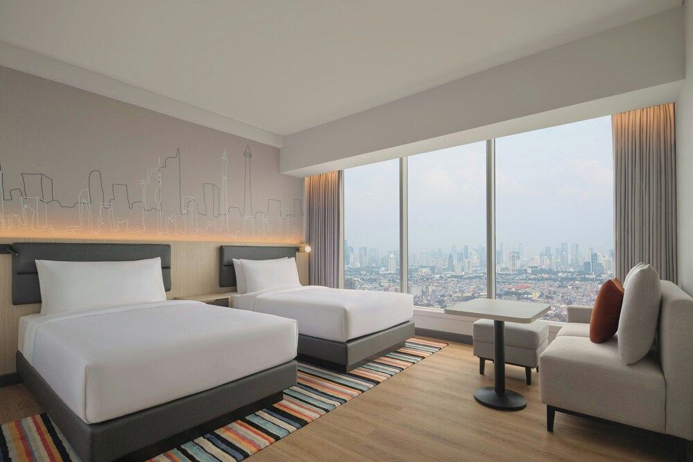 Loft, 2 Twin Beds, City View (Sky)