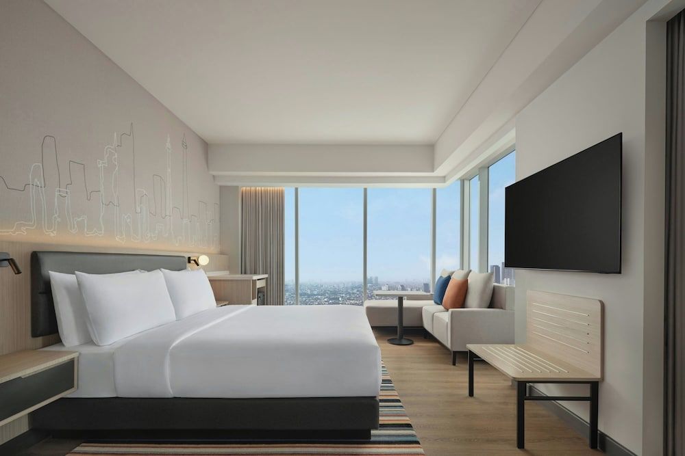 Panoramic Room, 1 King Bed, City View