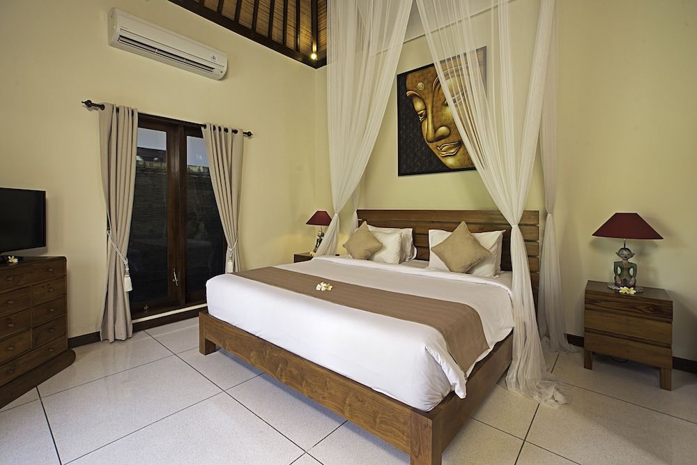 Superior Villa, 3 Bedrooms, Poolside