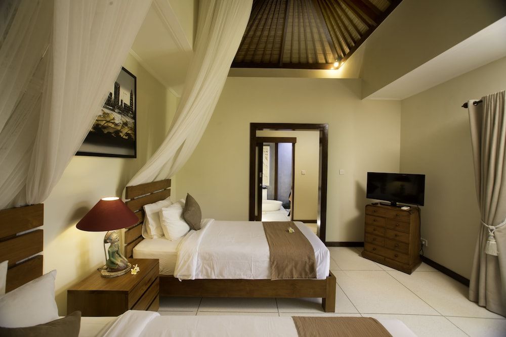 Superior Villa, 3 Bedrooms, Poolside