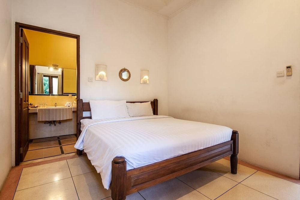 9 Bedroom Villa
