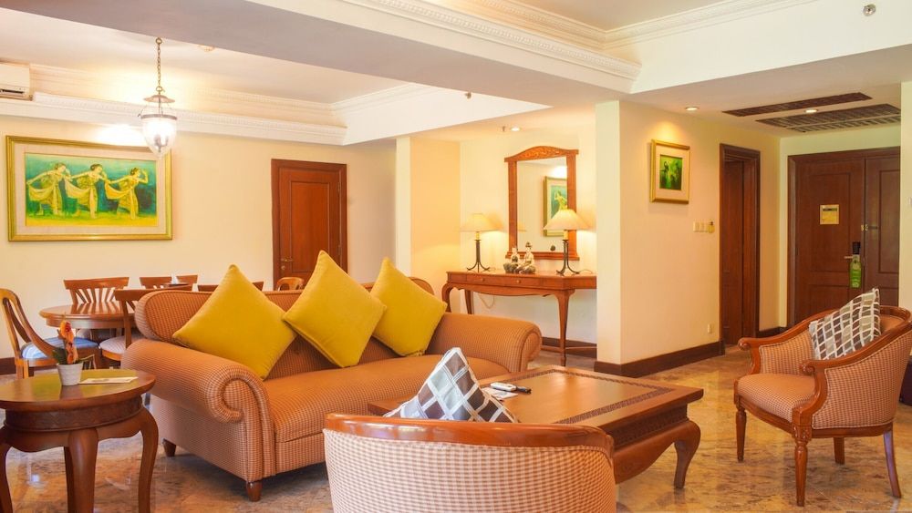 Lorin Solo Hotel Sultan Suite 5