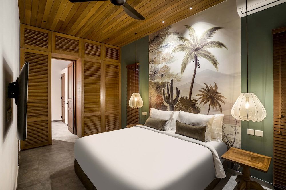 Deluxe Villa, 3 Bedrooms, Balcony, Pool View