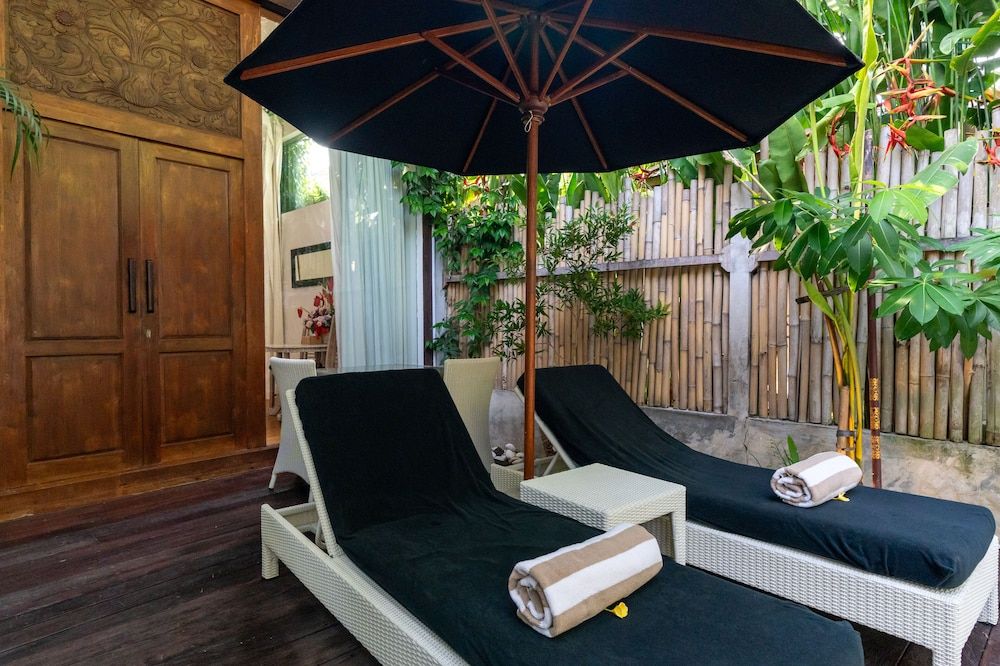 One Bedroom with Plunge Pool Villa and Bathtub