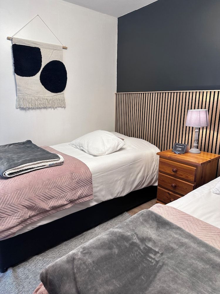 Basic Twin Room, Shared Bathroom