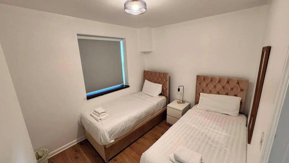 Basic Apartment, Multiple Beds