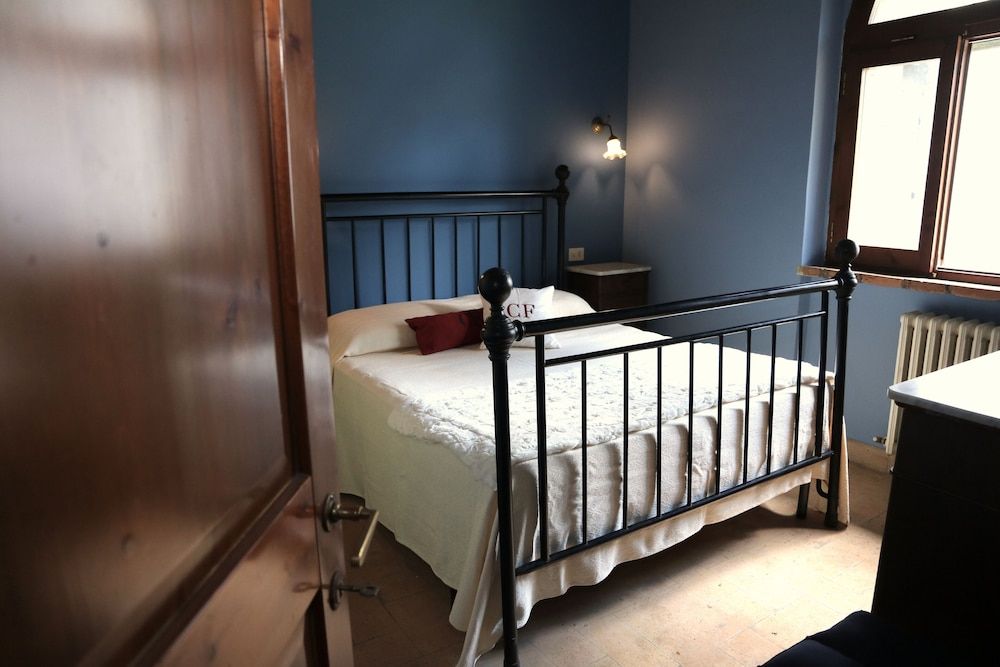 Corte Fratini Residenza D'Epoca Superior Apartment, Fireplace, Courtyard Area 2