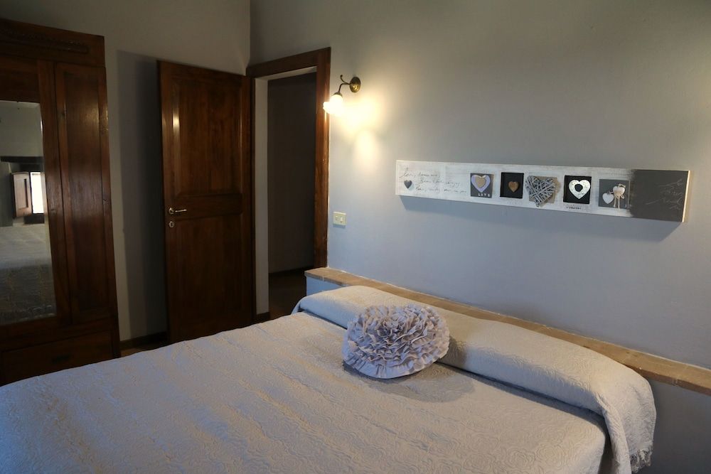 Family Apartment, 2 Bedrooms, Fireplace, Valley View