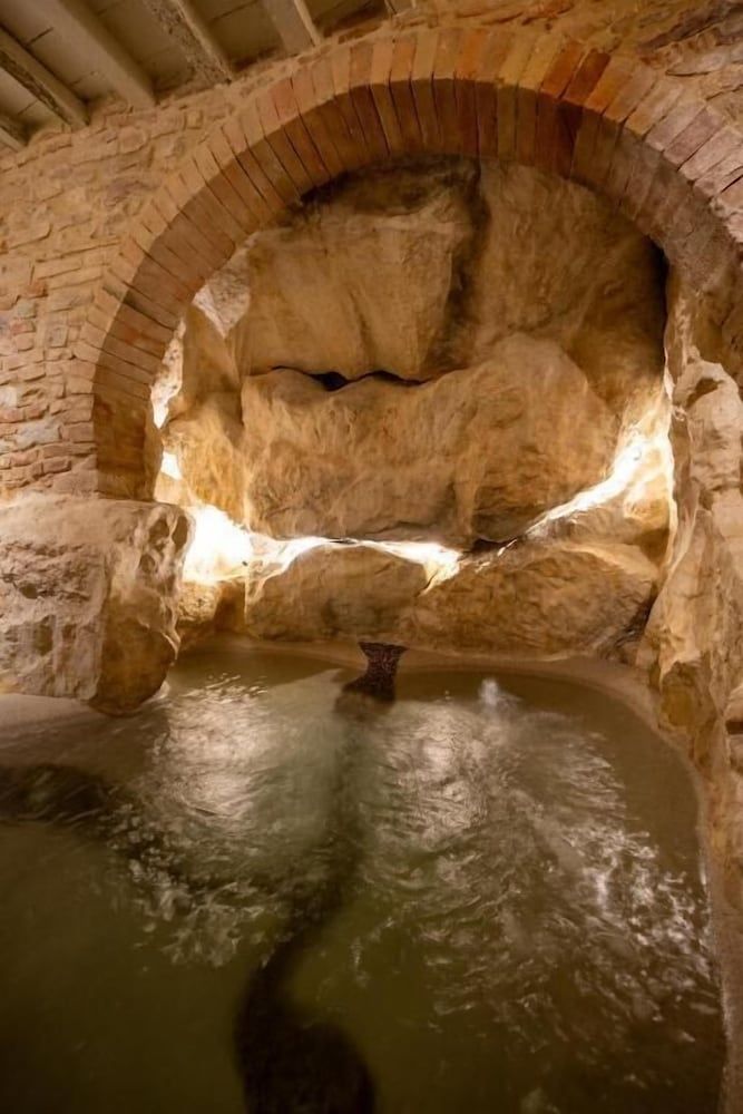 Forma your Boutique Suite Luxury Suite, 1 Bedroom, Hot Tub 4