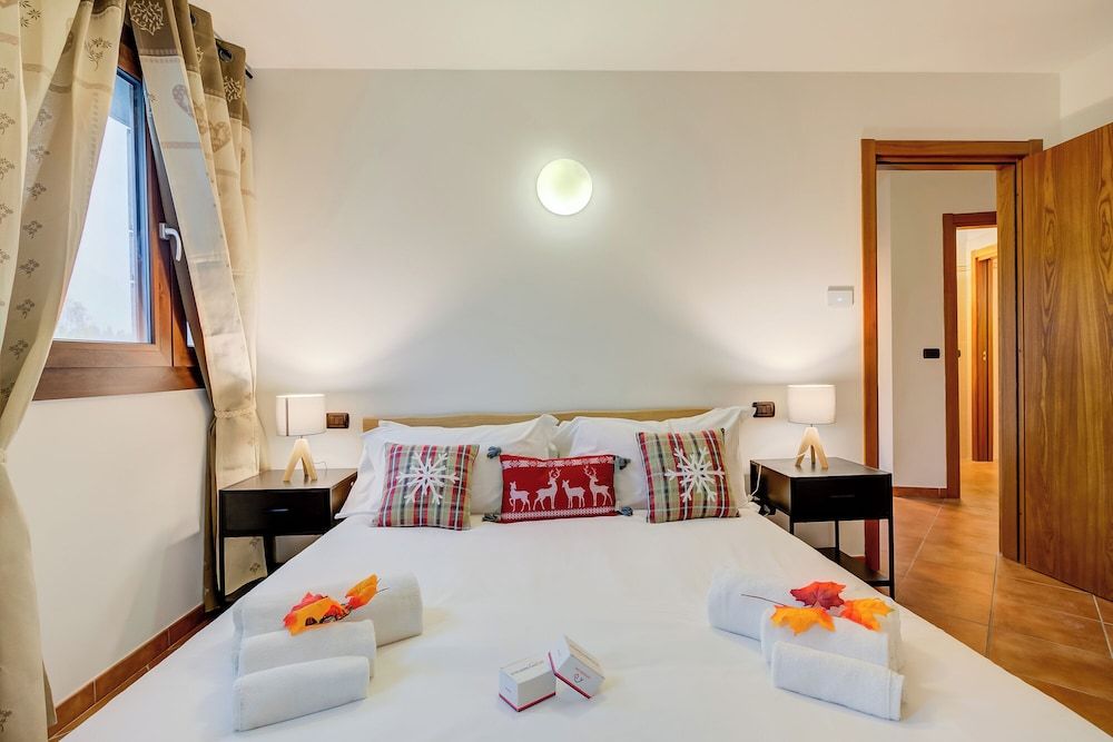 Family Apartment, Multiple Bedrooms (L' Aquila Campo Smith On The Ski)