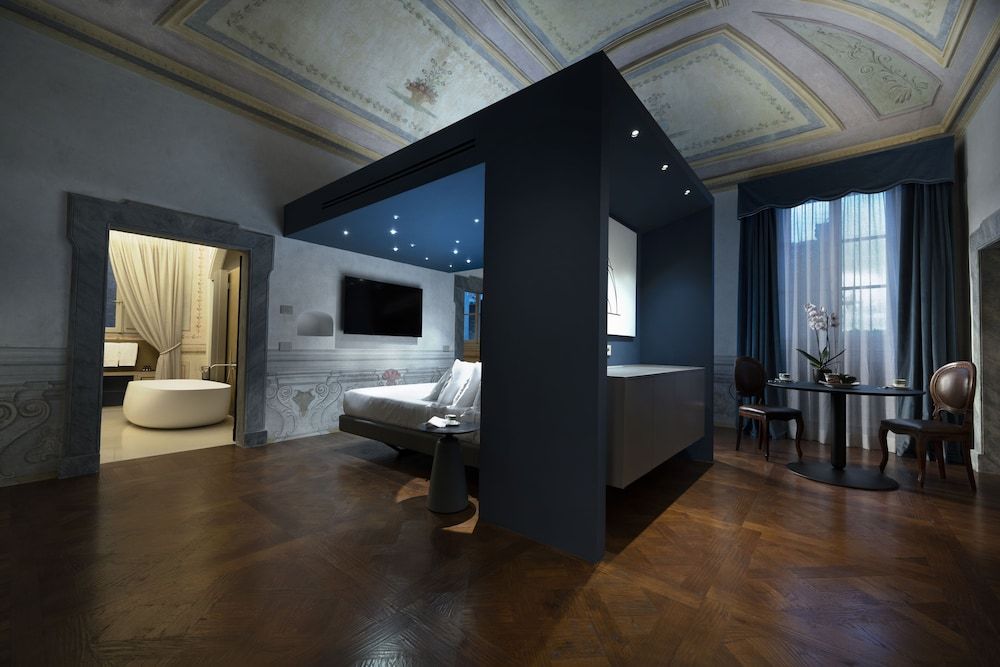 Palazzo Giusti Suites and Spa Luxury Suite 2