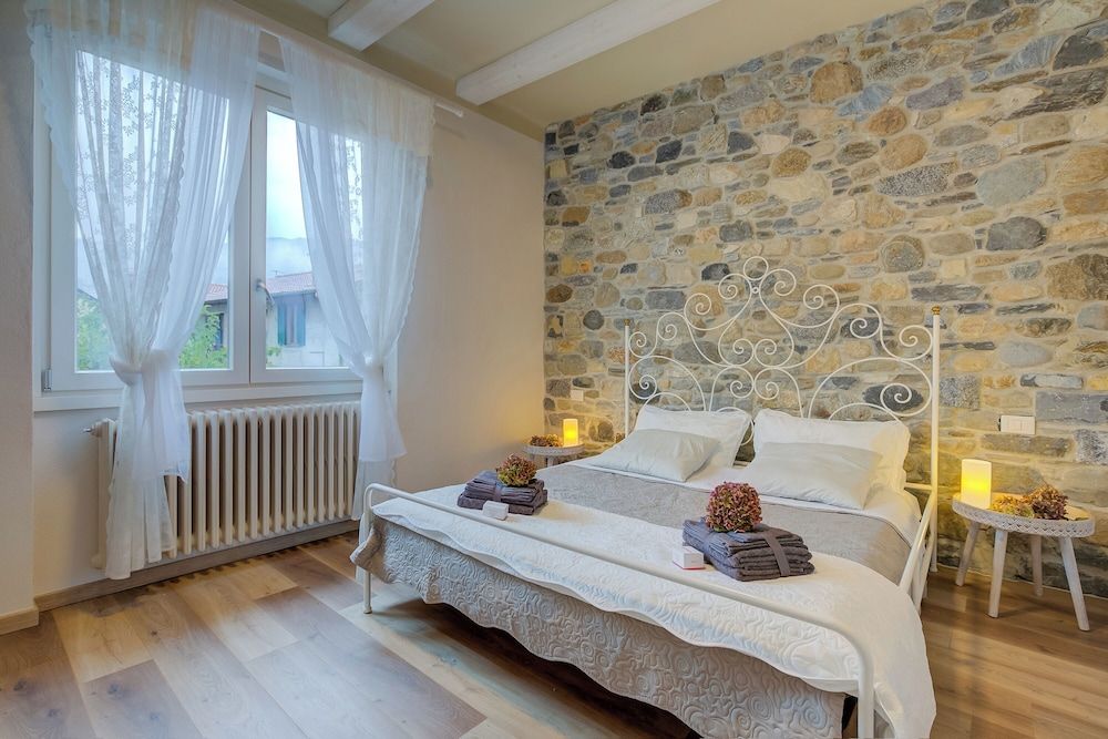 Family House, Multiple Bedrooms (La Valbinella Few Meters From Varese)